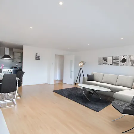 Gallery Quay 3 Bedroom *