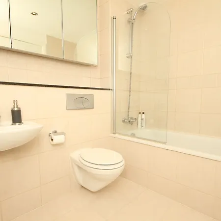 Gallery Quay 3 Bedroom * دبلن
